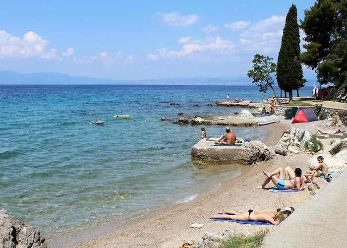 Appartement By The Sea Njivice, Krk - 21870 *